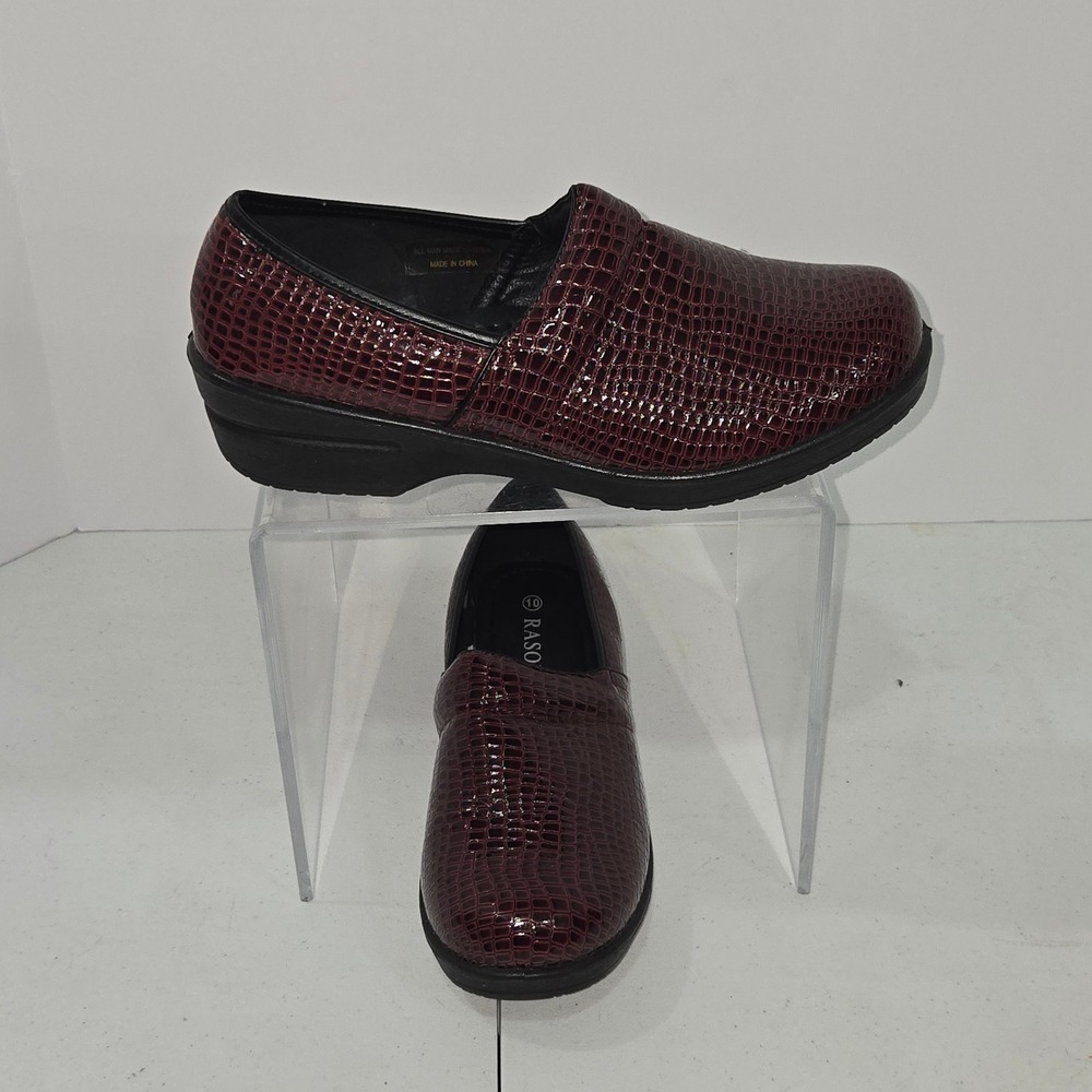 Rasolli Womens Size 10 Burgundy Faux Crocodile Skid Resistant Clogs Mules AC559